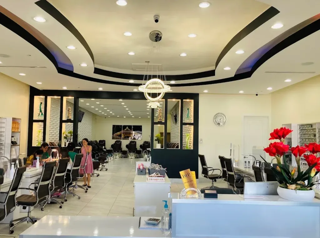 Natural Nails & Lashes — Nail salon in Scottsdale