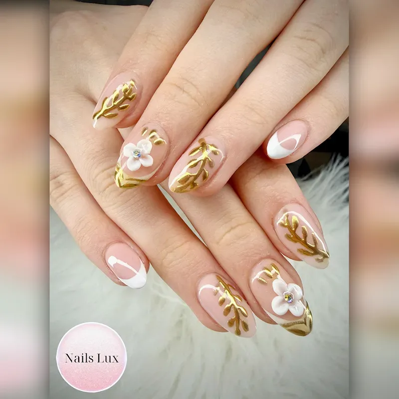 Nails Lux — Nail salon in Naperville