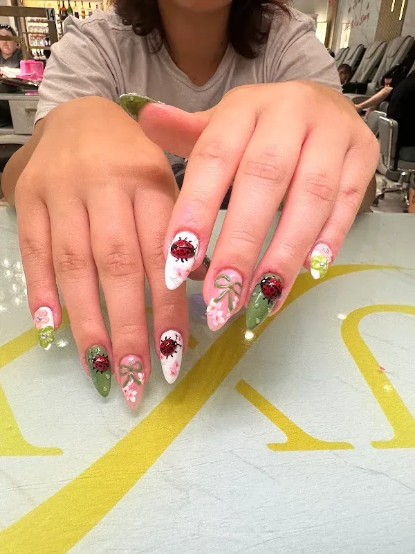 Luxx Nail Bar — Nail salon in San Antonio