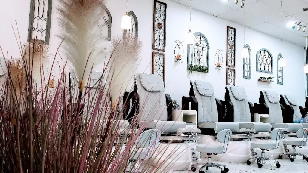 iNails — Nail salon in Sevierville