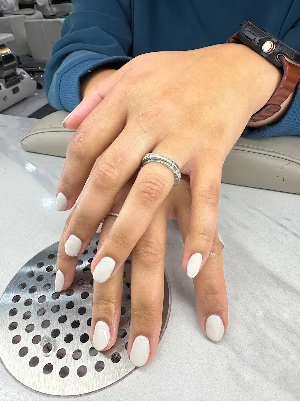 Victoria Luxury Nail Bar & Spa — Nail salon in Lynnwood